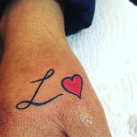 cute tattoo hearts|simple love heart tattoo designs.